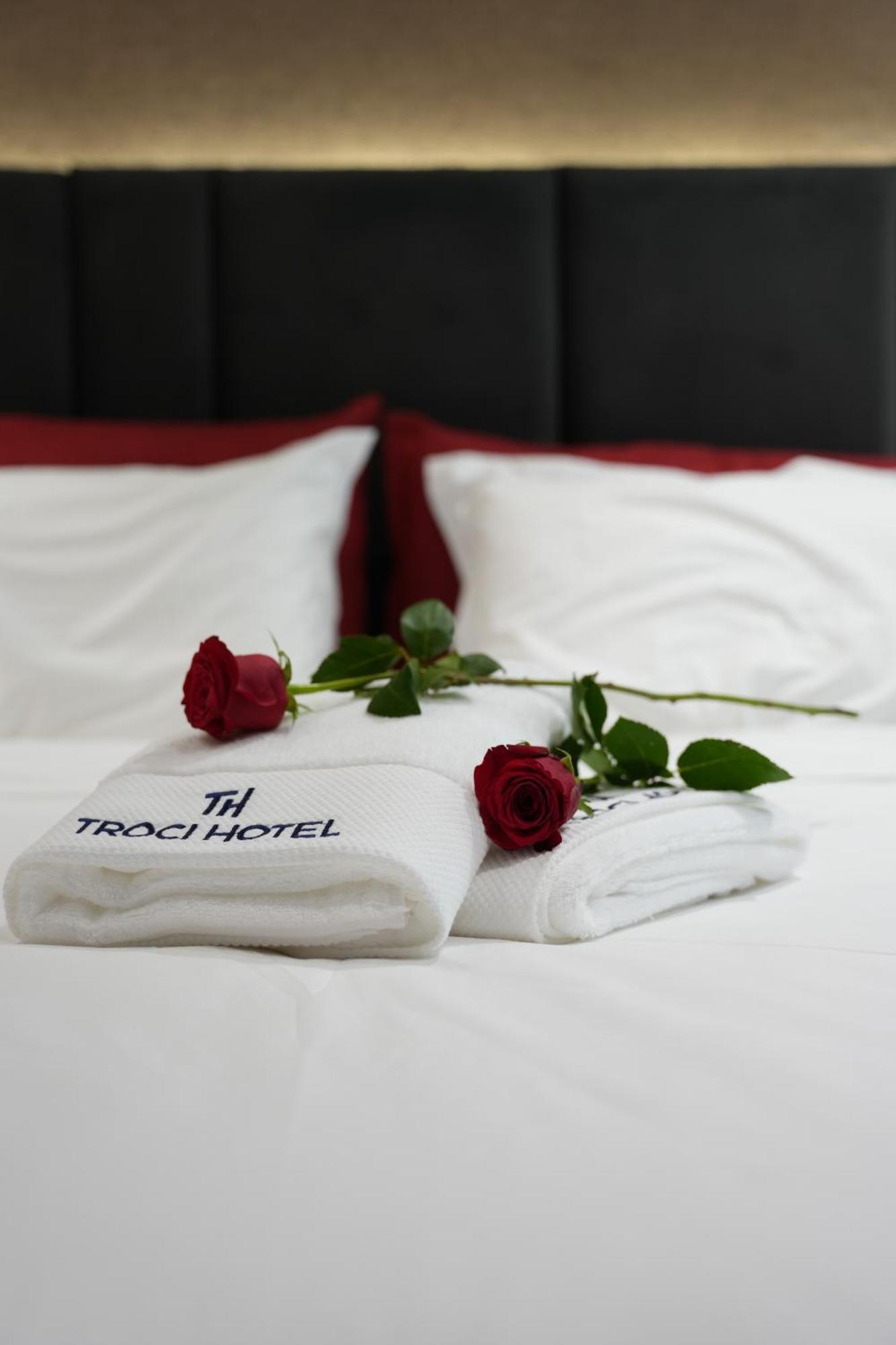Troci Hotel Kamez Esterno foto